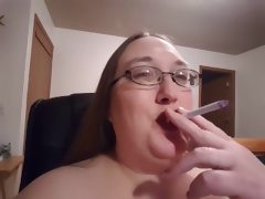 Smokin nudie